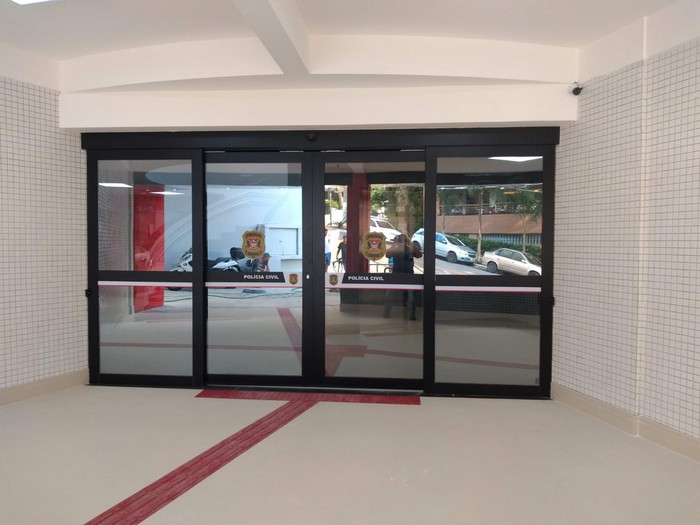 Portas automáticas para caixilho