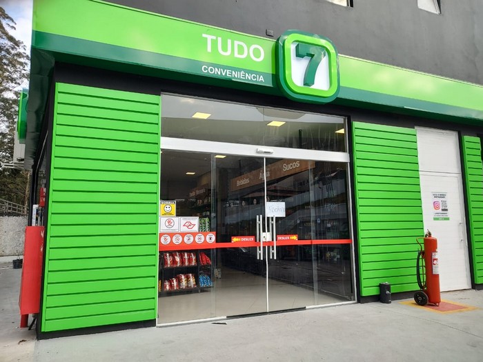 Portas para saídas de emergência