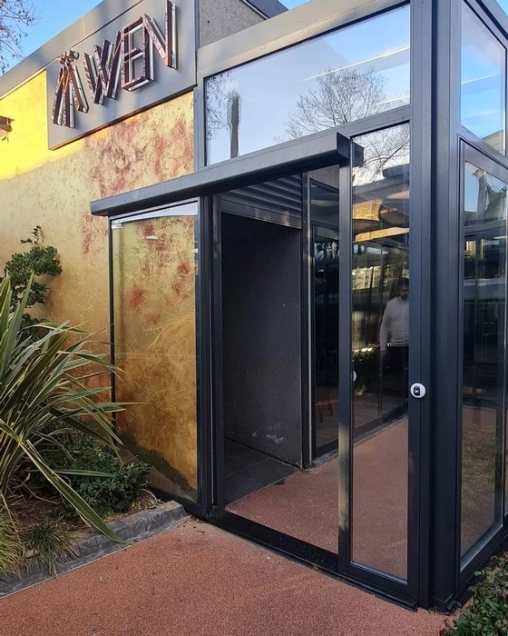 Porta antipânico de vidro