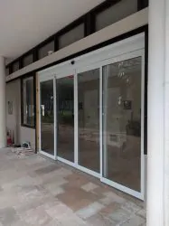 Portas automáticas de vidro antipânico