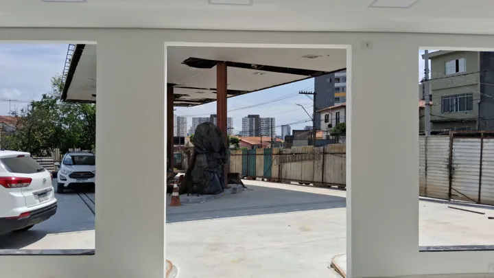 Instalação de porta automática de vidro